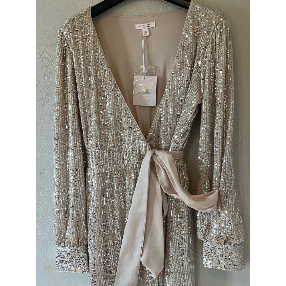 NWT Women's Lauren Conrad Champagne Sparkle Sequin V Neck Long Sleeve‎ Size XS - Picture 6 of 10